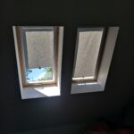 Rolety w dwóch oknach dachowych